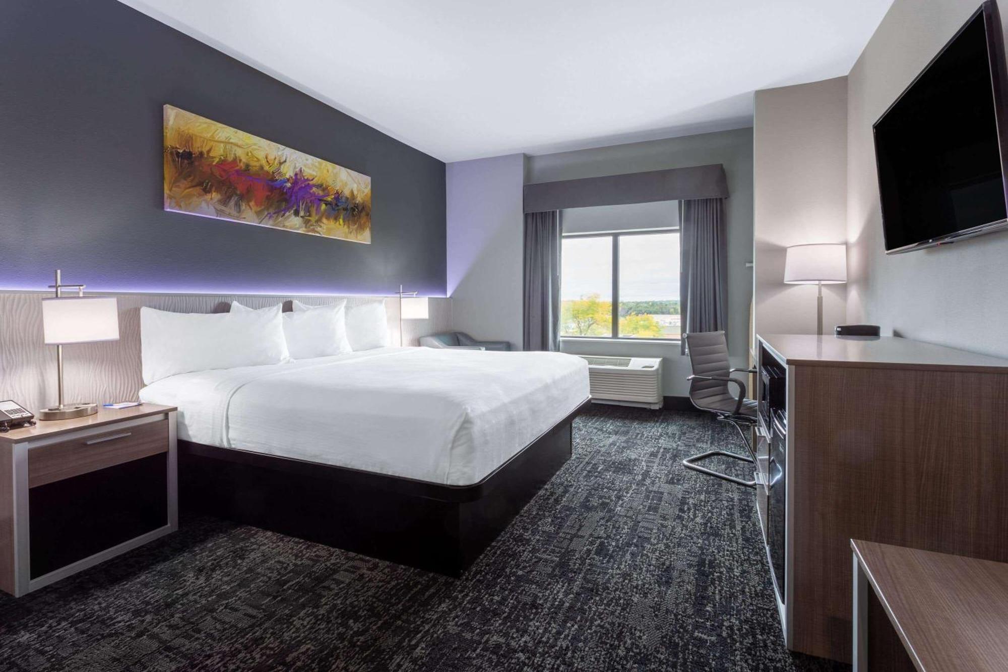 Baymont By Wyndham Madison Hotel Exterior foto